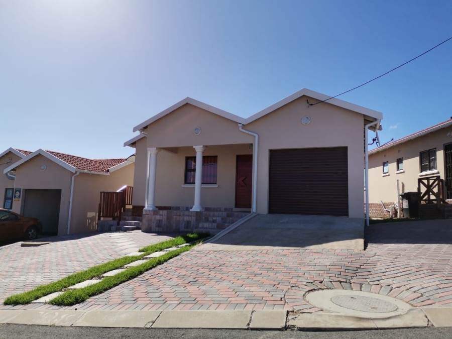 3 Bedroom Property for Sale in Cove Rock Eastern Cape